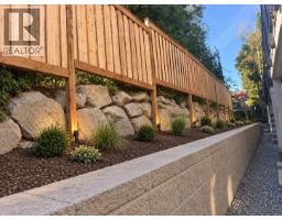 4 6095 Rosewood Place, Sechelt, BC V7Z0P9 Photo 11