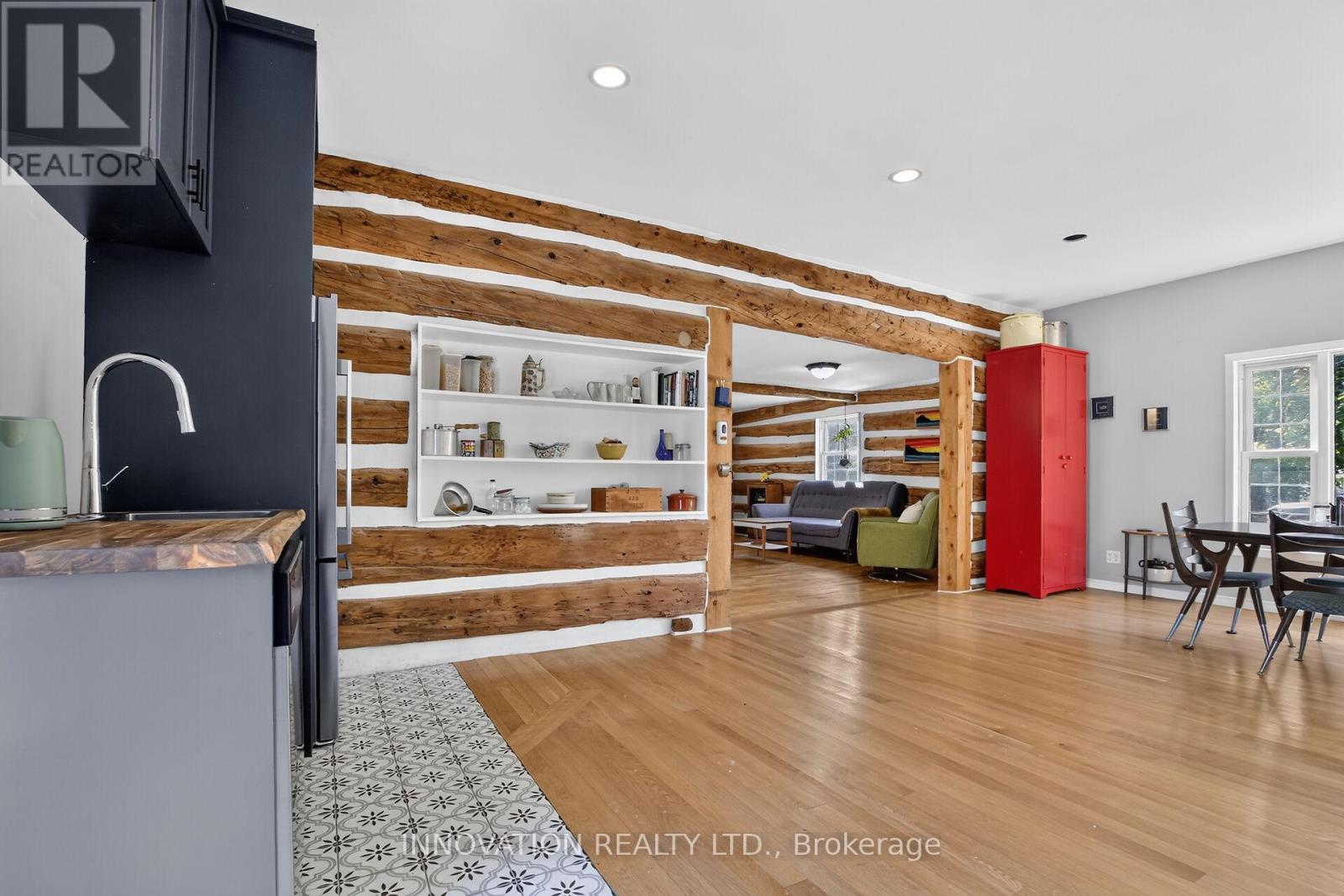 120 MAITLAND STREET - 18