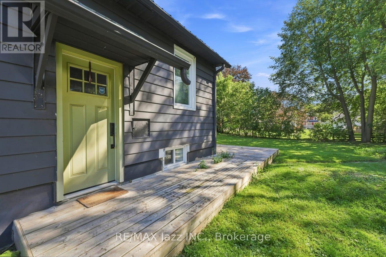 388 EAGLE STREET, Newmarket (Central Newmarket) — photo 12
