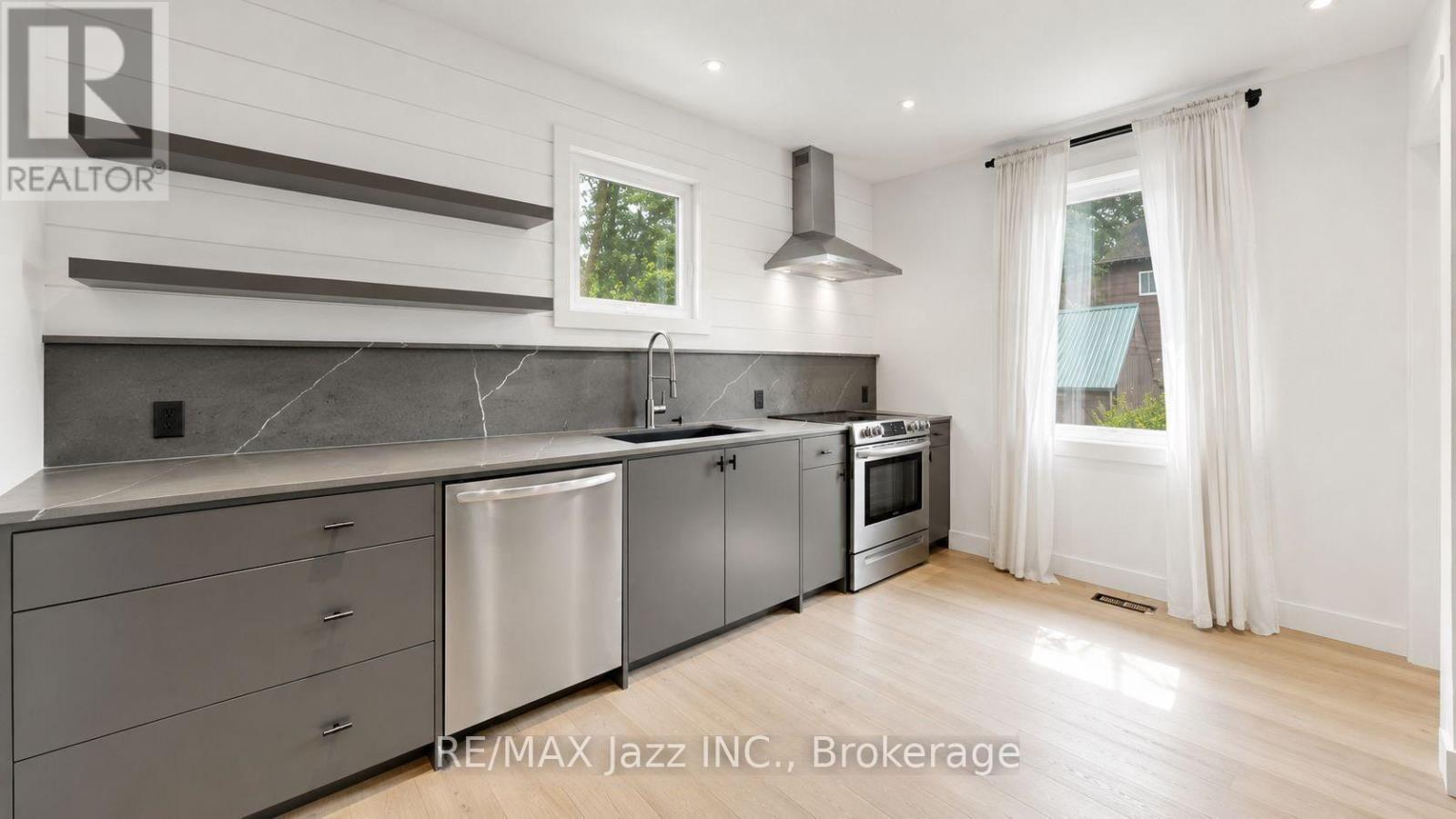 388 EAGLE STREET, Newmarket (Central Newmarket) — photo 6
