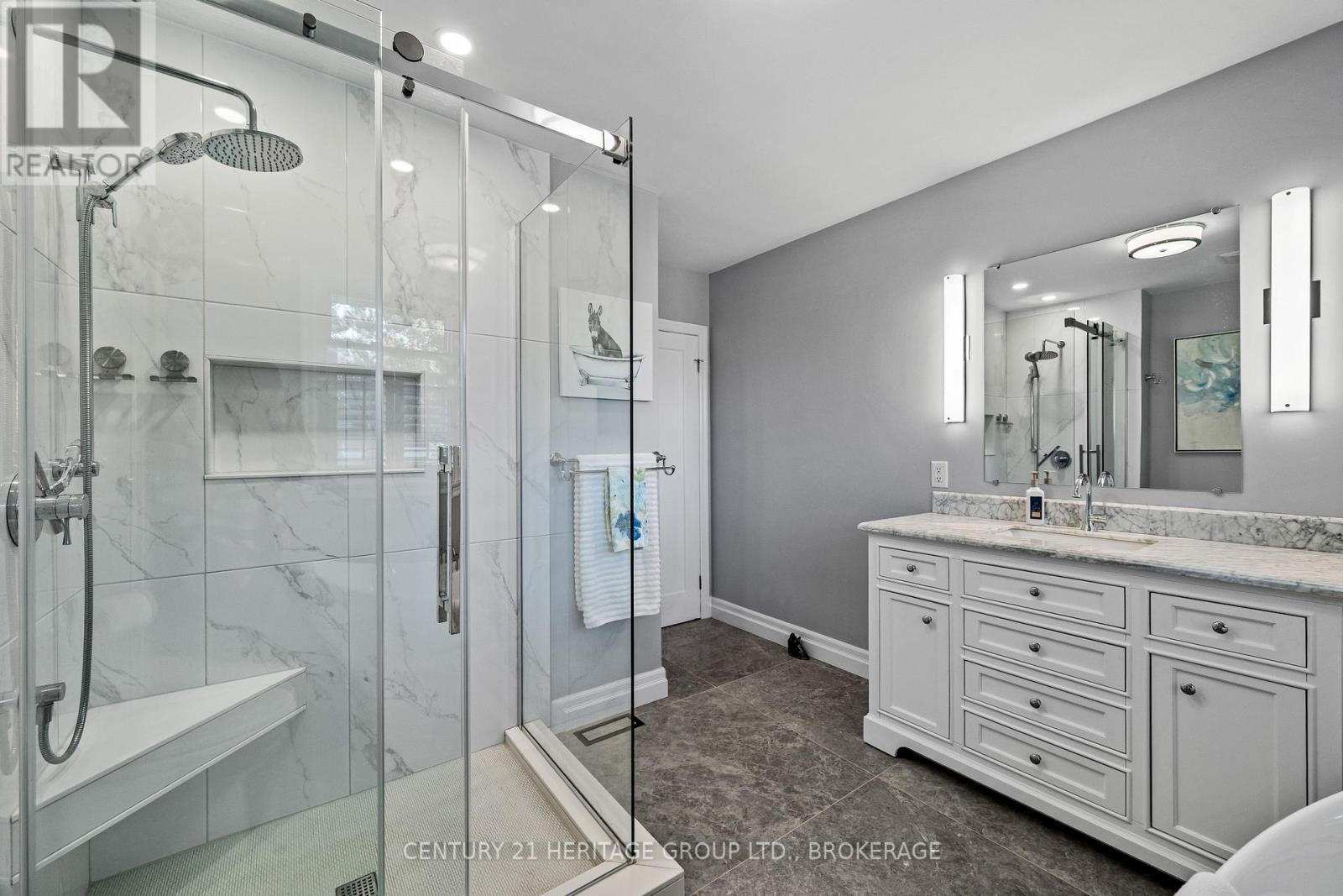 35 LOYALIST AVENUE, Loyalist (Amherstview) — photo 10