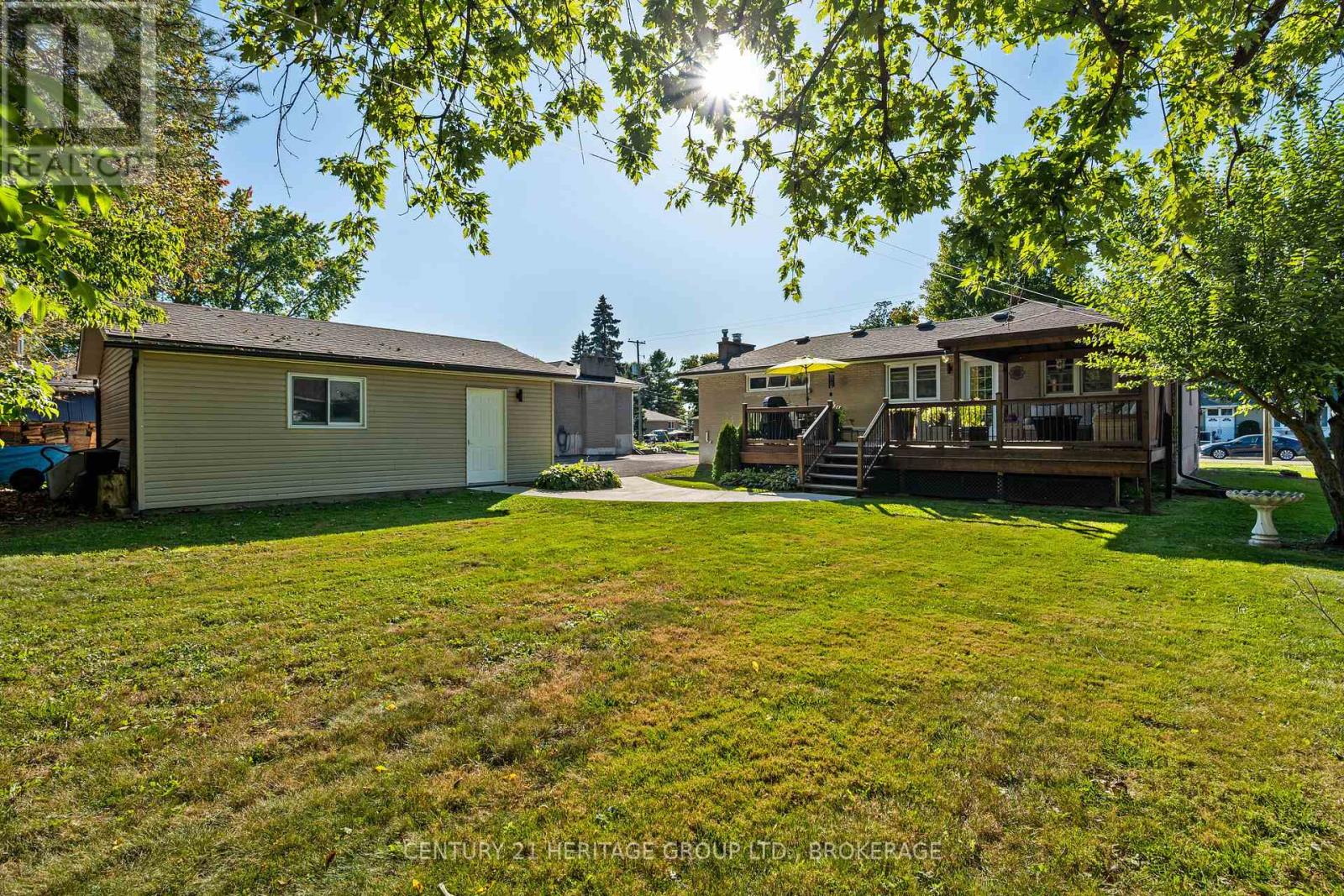 35 LOYALIST AVENUE, Loyalist (Amherstview) — photo 5