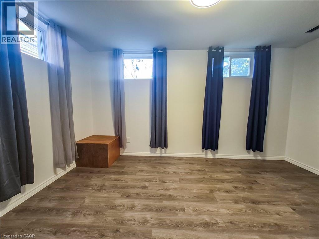11 DUNCAIRN Avenue - 40
