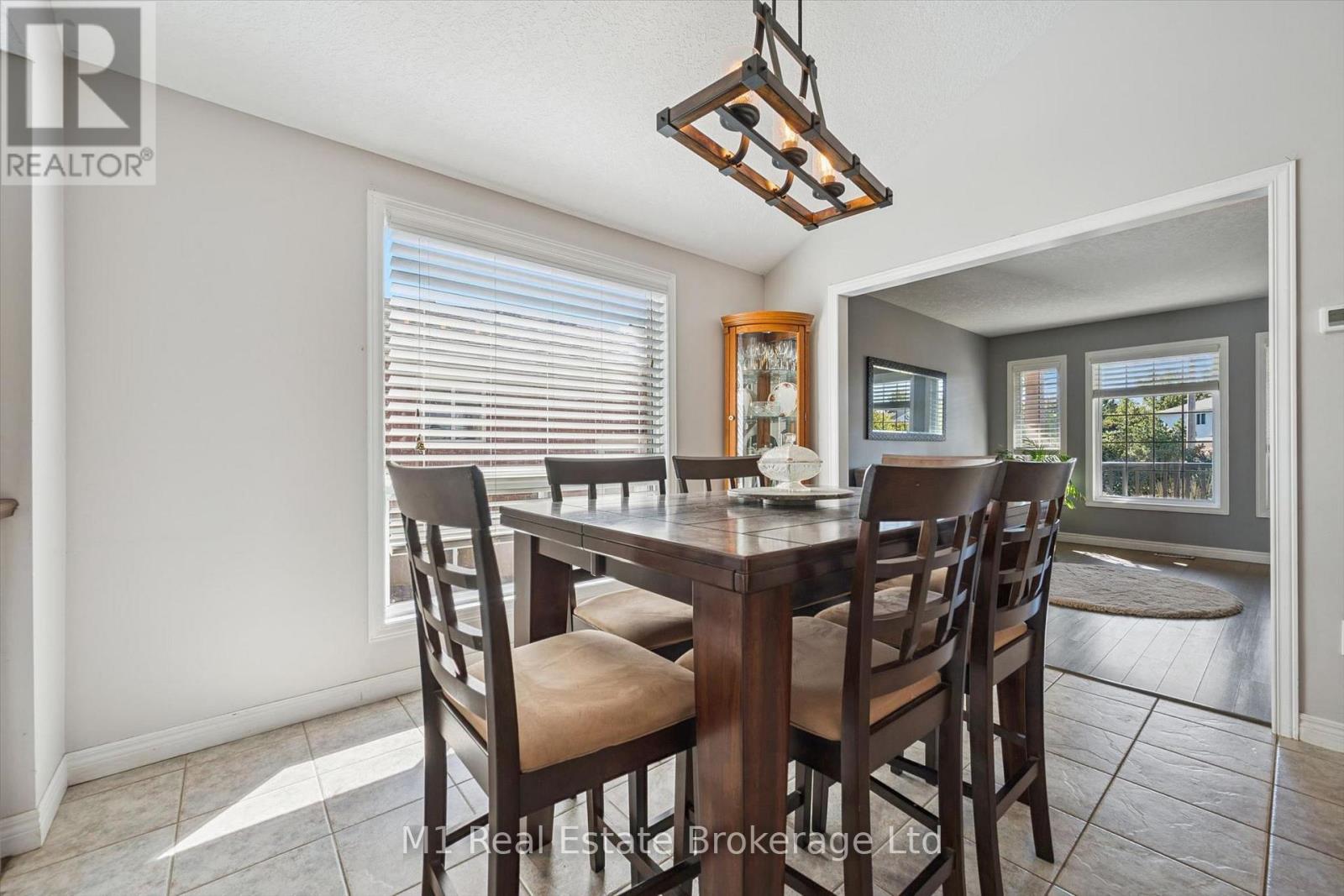 106 BELLAMY CRESCENT, Centre Wellington (Fergus) — photo 7
