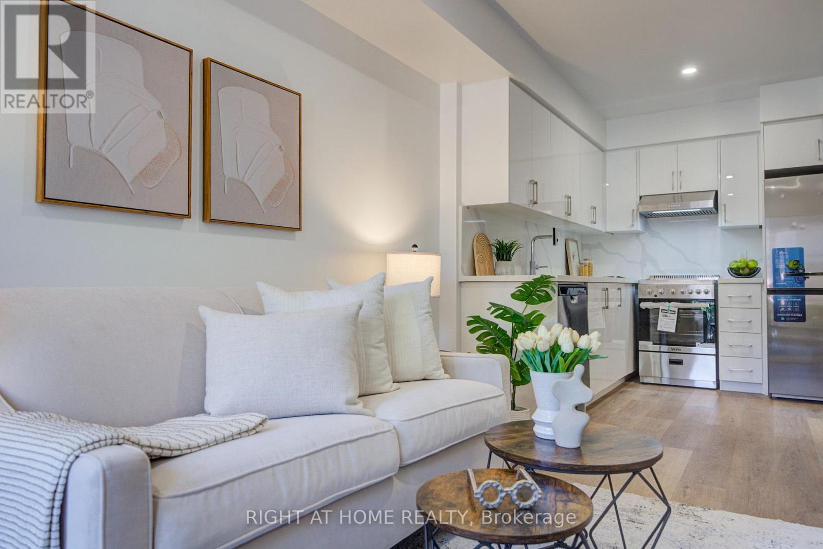 #323 4975 SOUTHAMPTON DRIVE - 11