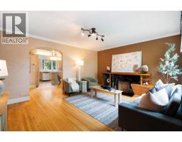 Living room - 229 11 Avenue Ne, Calgary, AB T2E0Y9 Photo 6