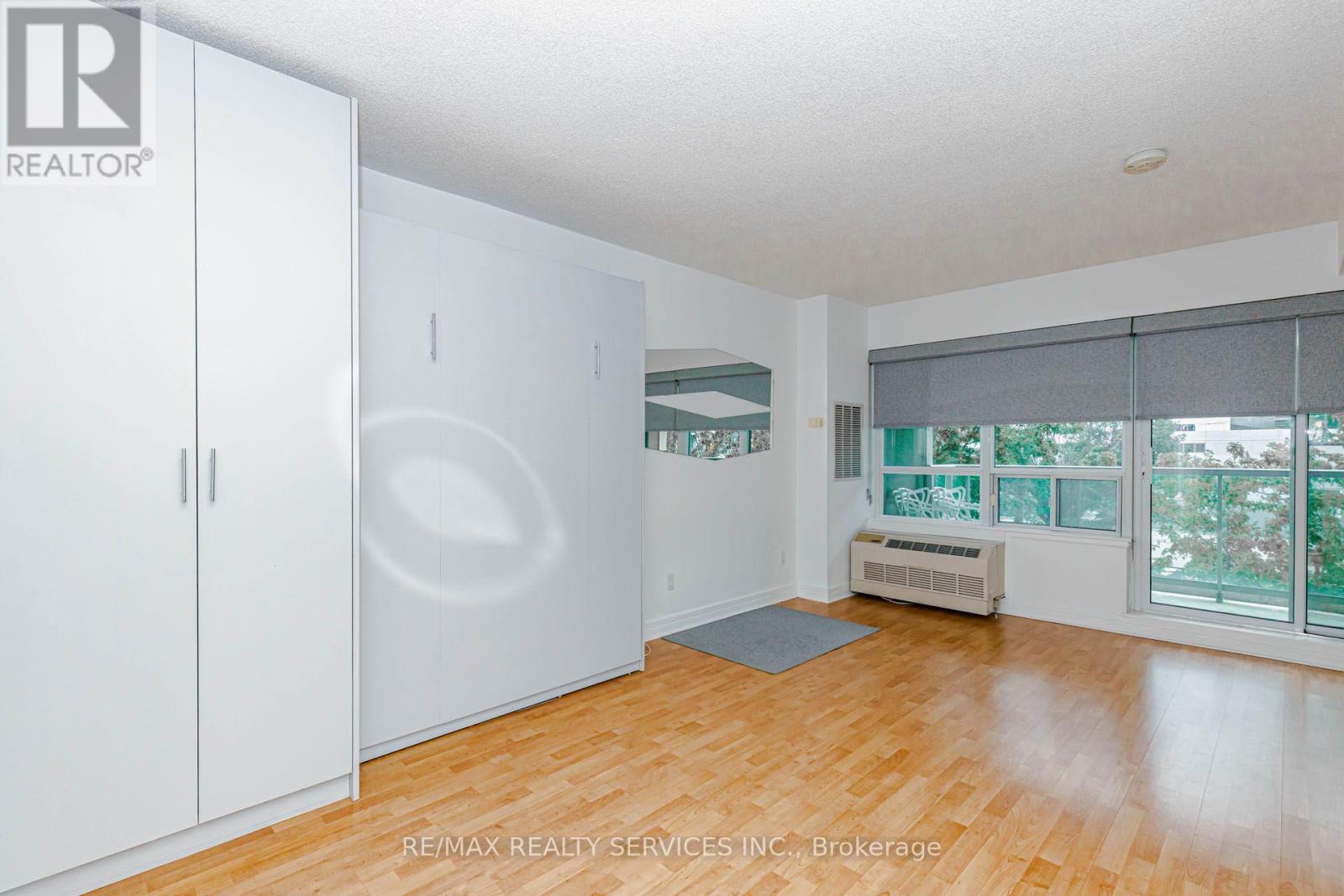 #208 19 AVONDALE AVENUE - 23