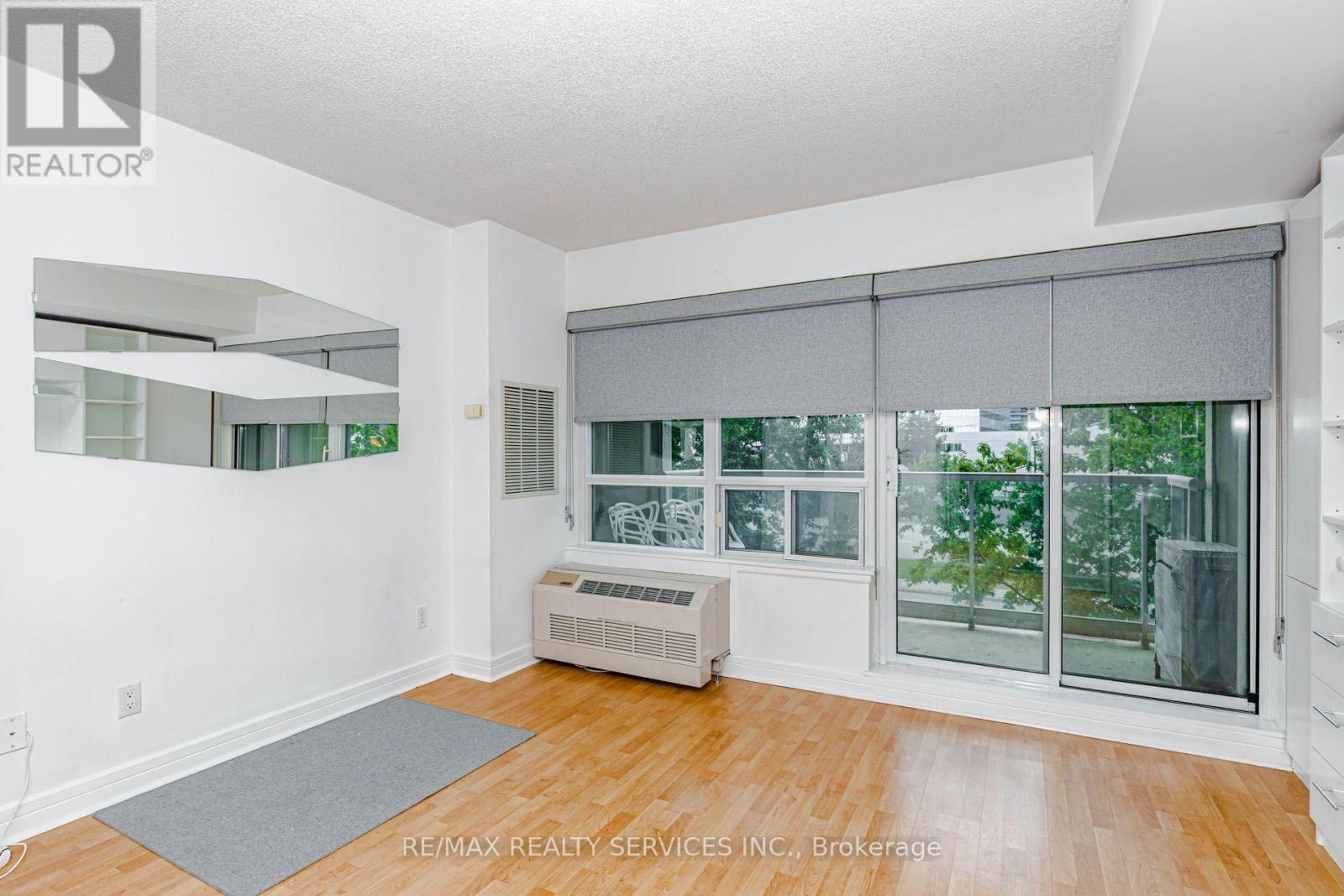 #208 19 AVONDALE AVENUE - 27