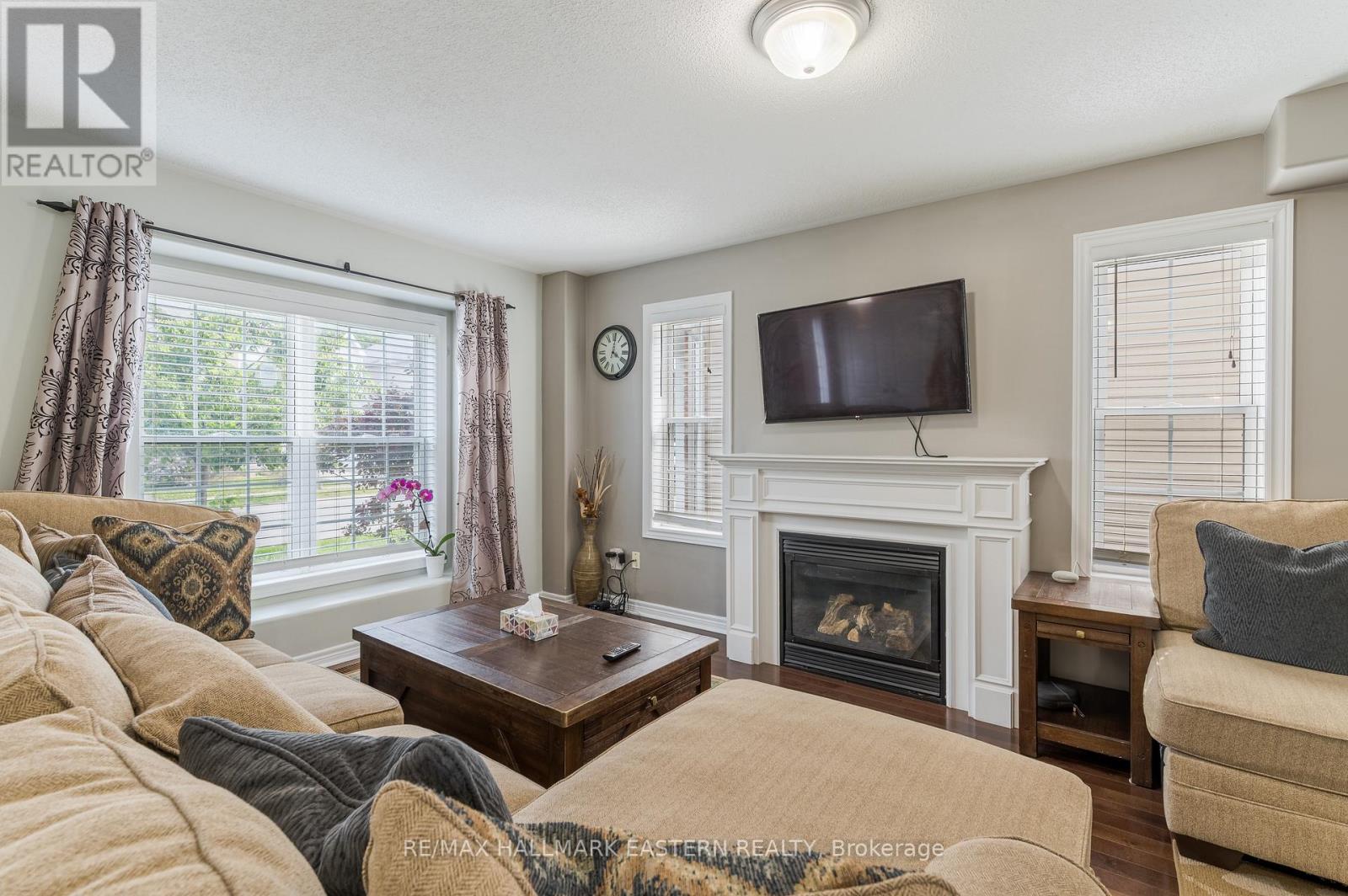247 BOWEN DRIVE - 11