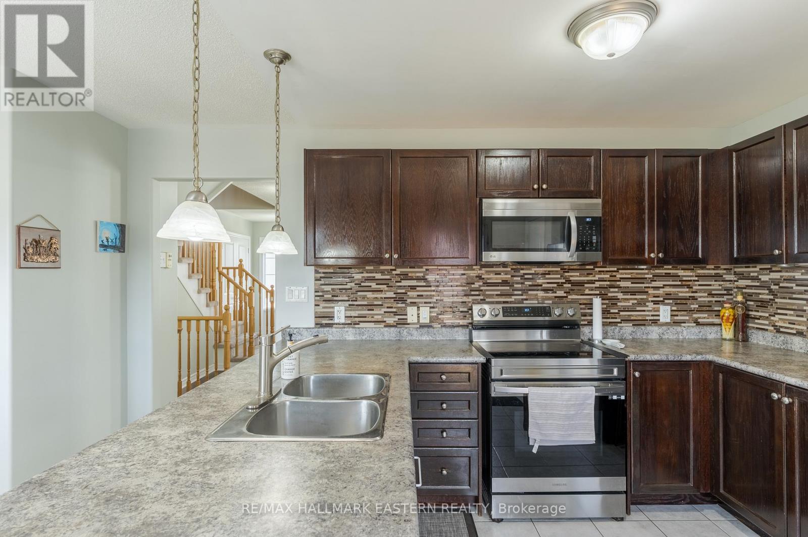 247 BOWEN DRIVE - 16
