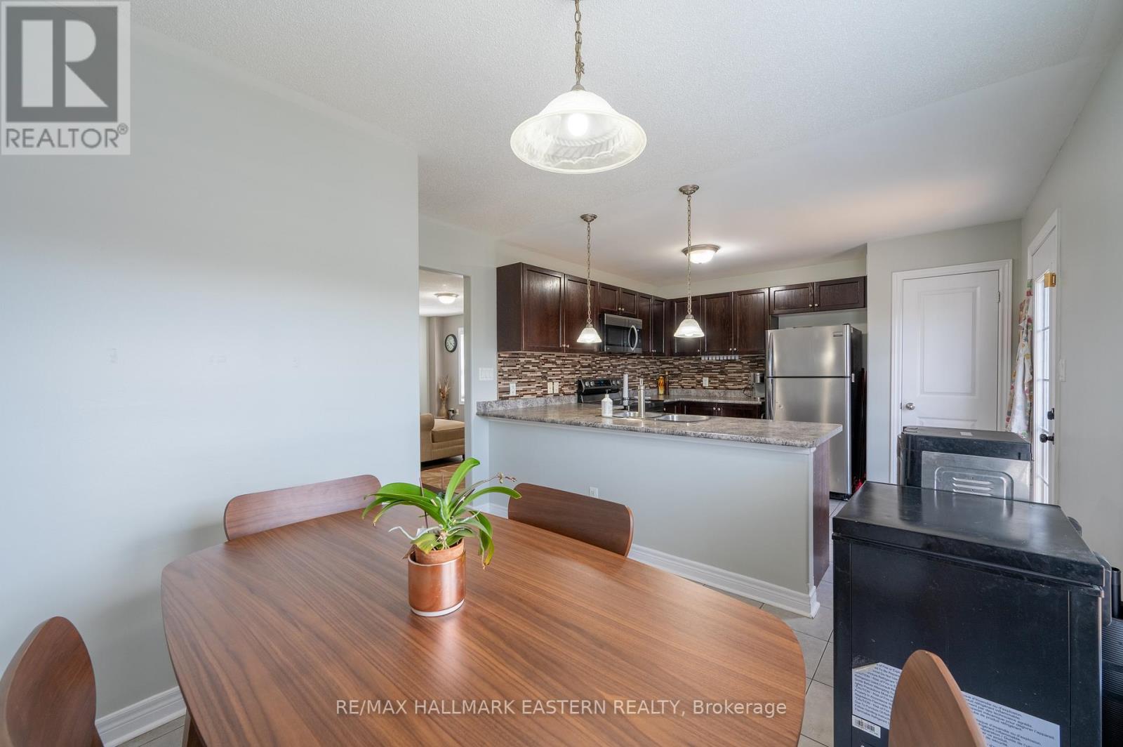 247 BOWEN DRIVE - Image 20