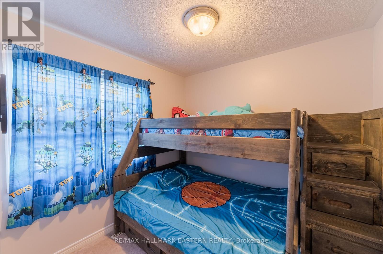 247 BOWEN DRIVE - Image 32
