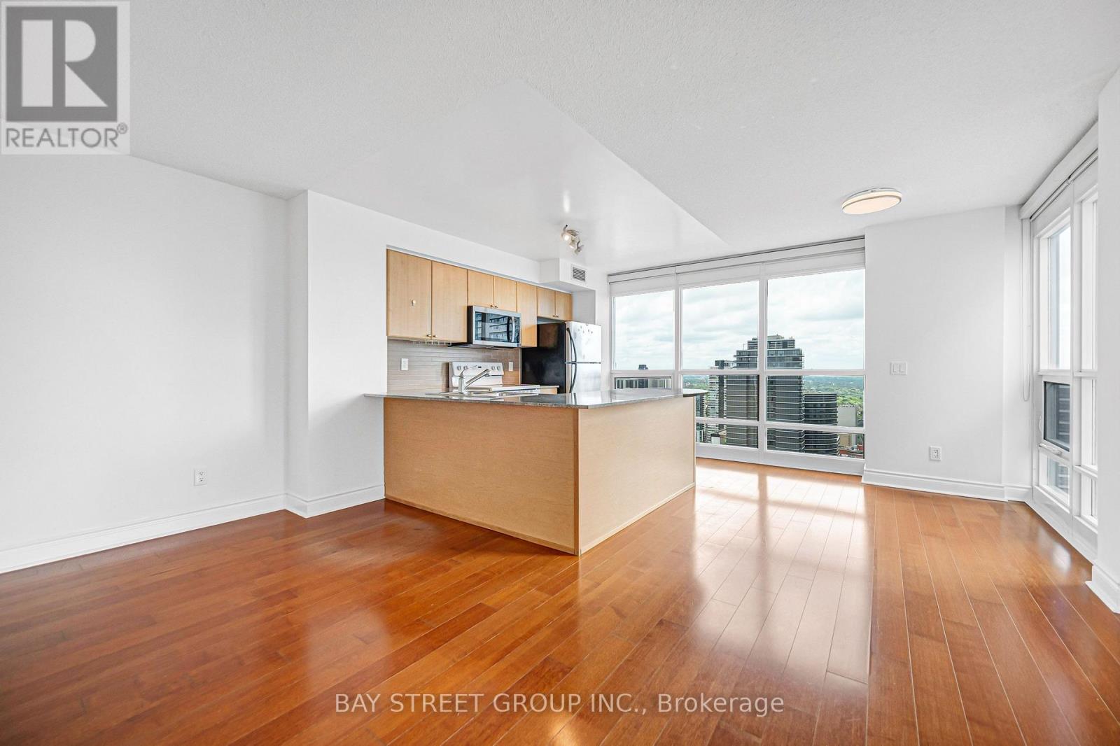 #4105 763 BAY STREET - 23