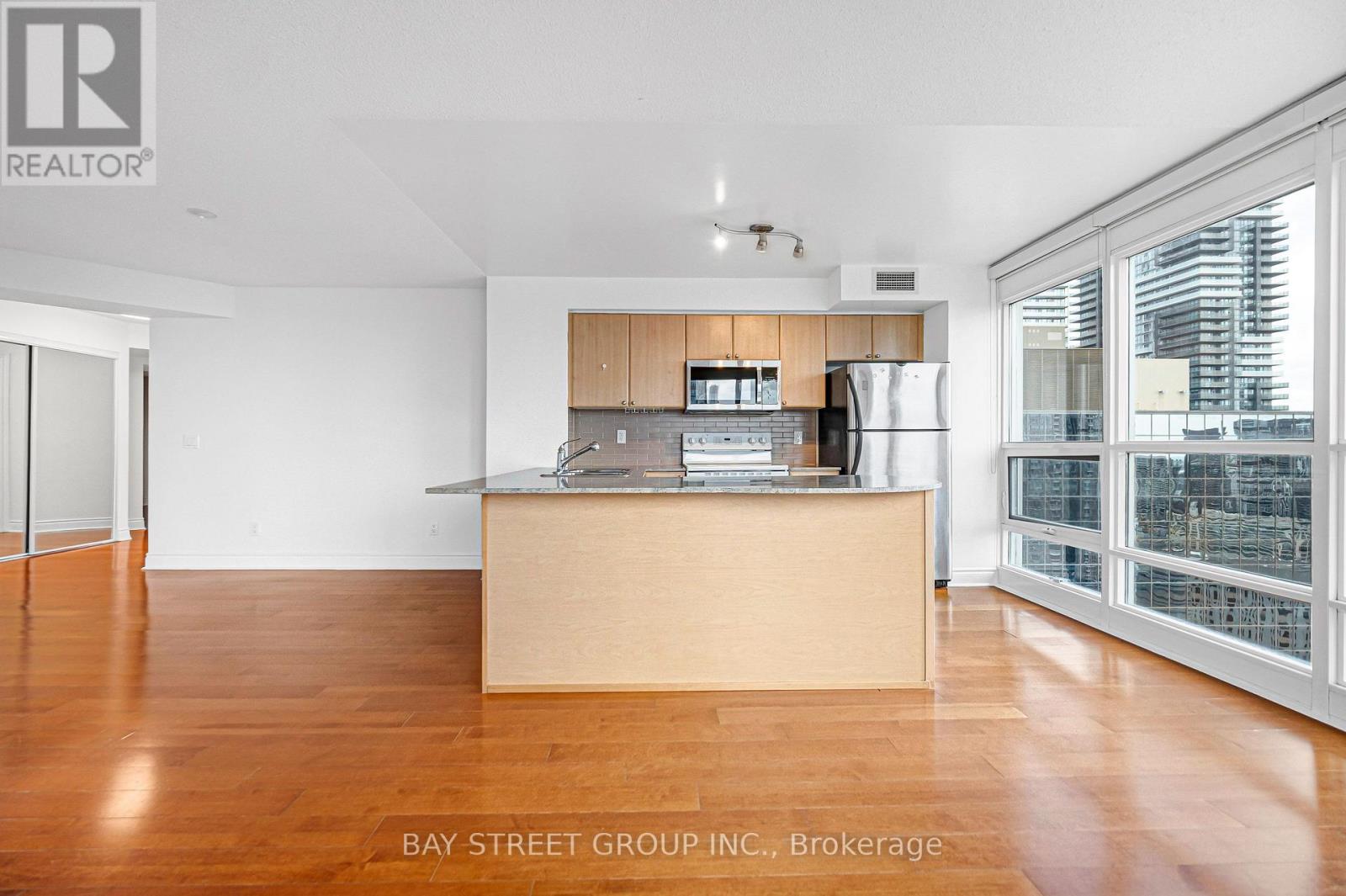 #4105 763 BAY STREET - 24