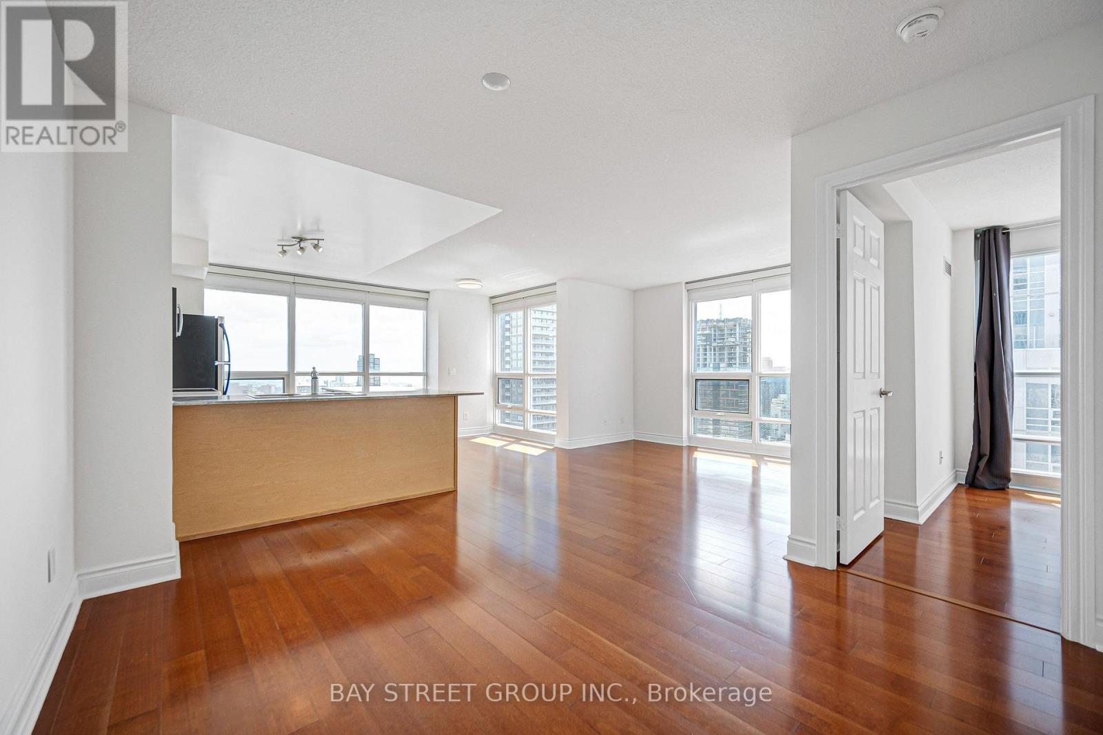 #4105 763 BAY STREET - 29