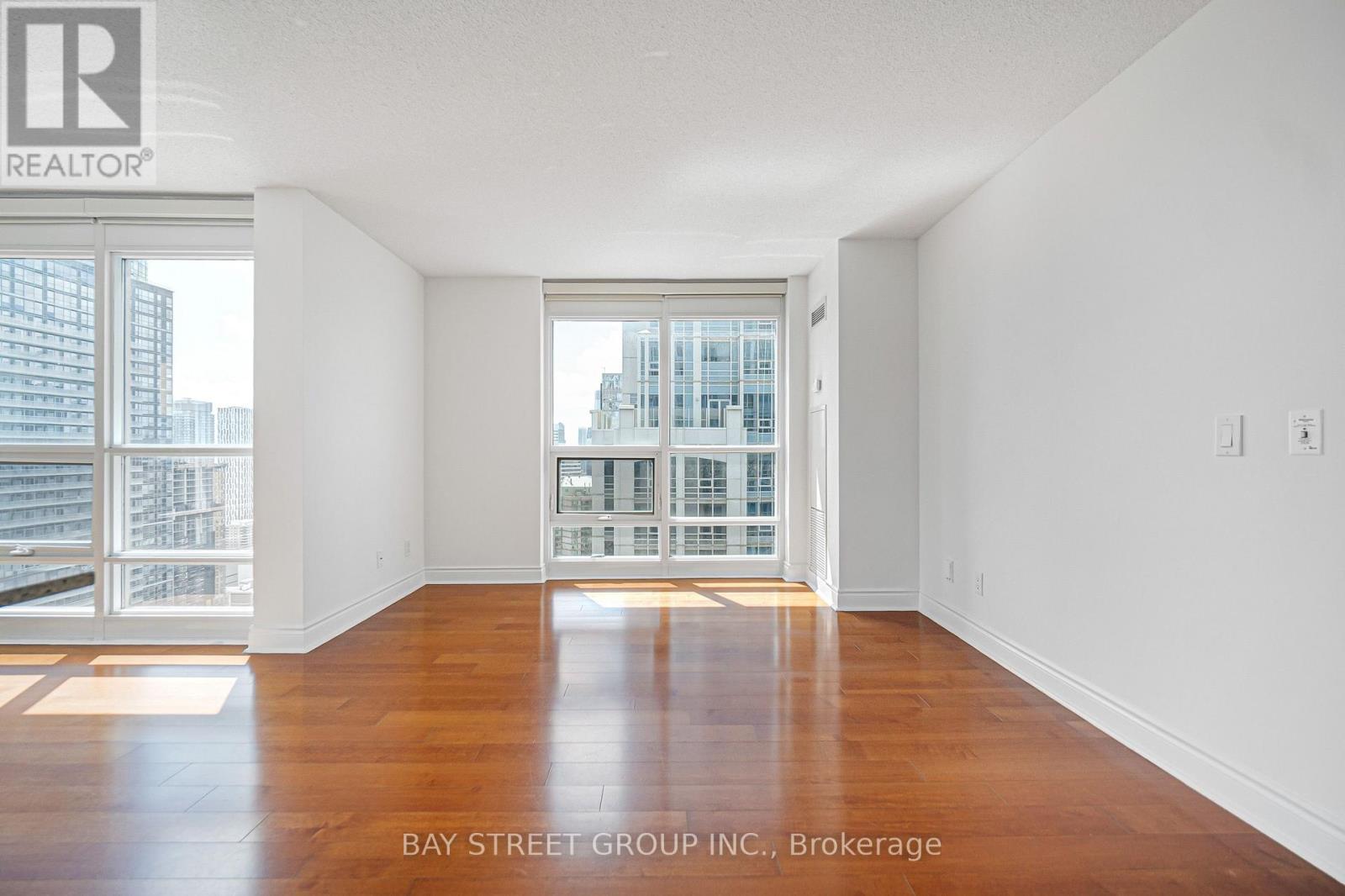#4105 763 BAY STREET - 31