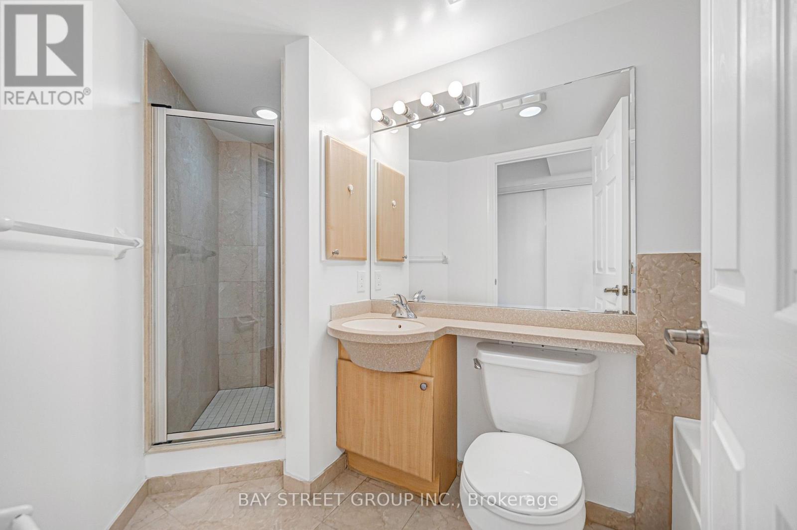 #4105 763 BAY STREET - 38