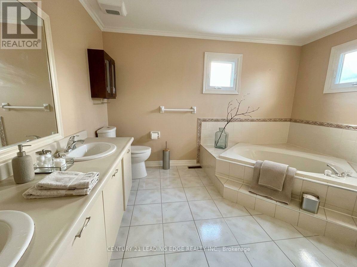 492 PALMTREE CRESCENT - 12