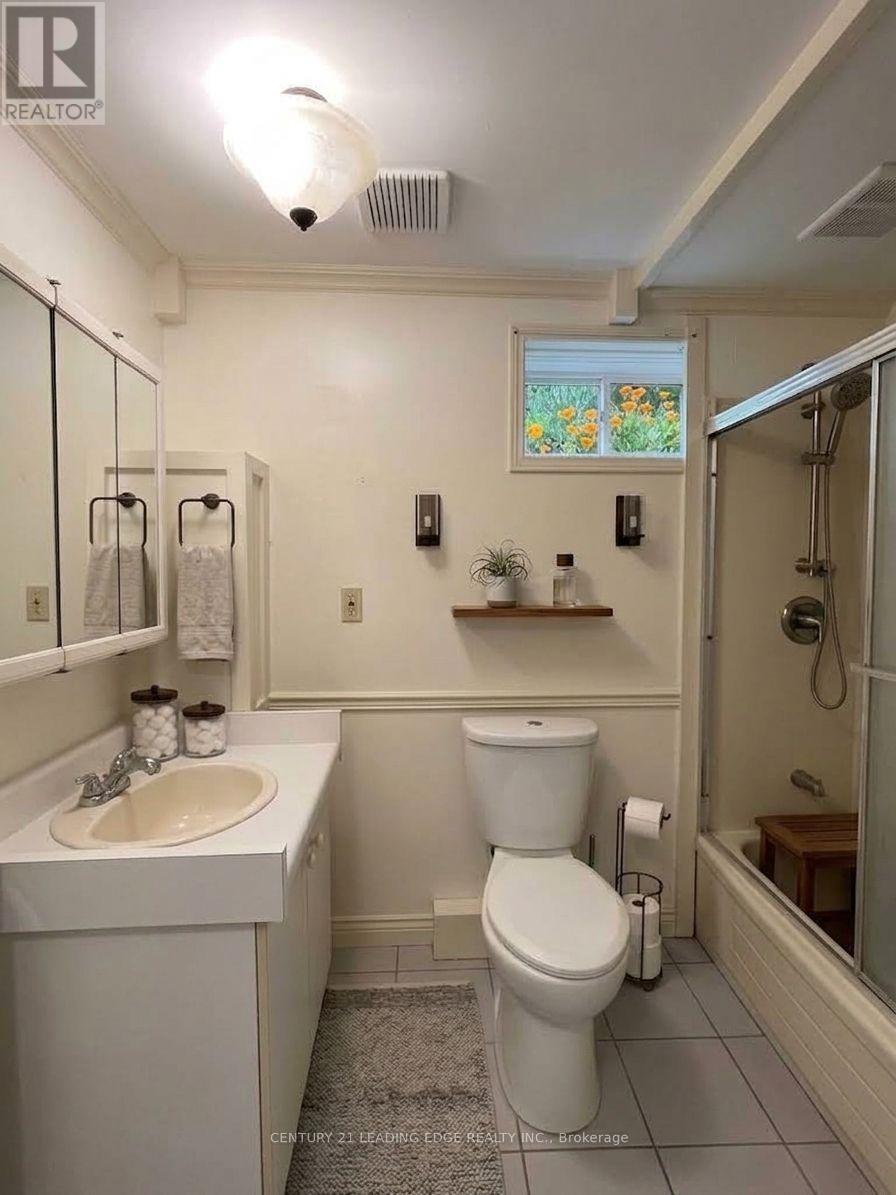 492 PALMTREE CRESCENT - 21