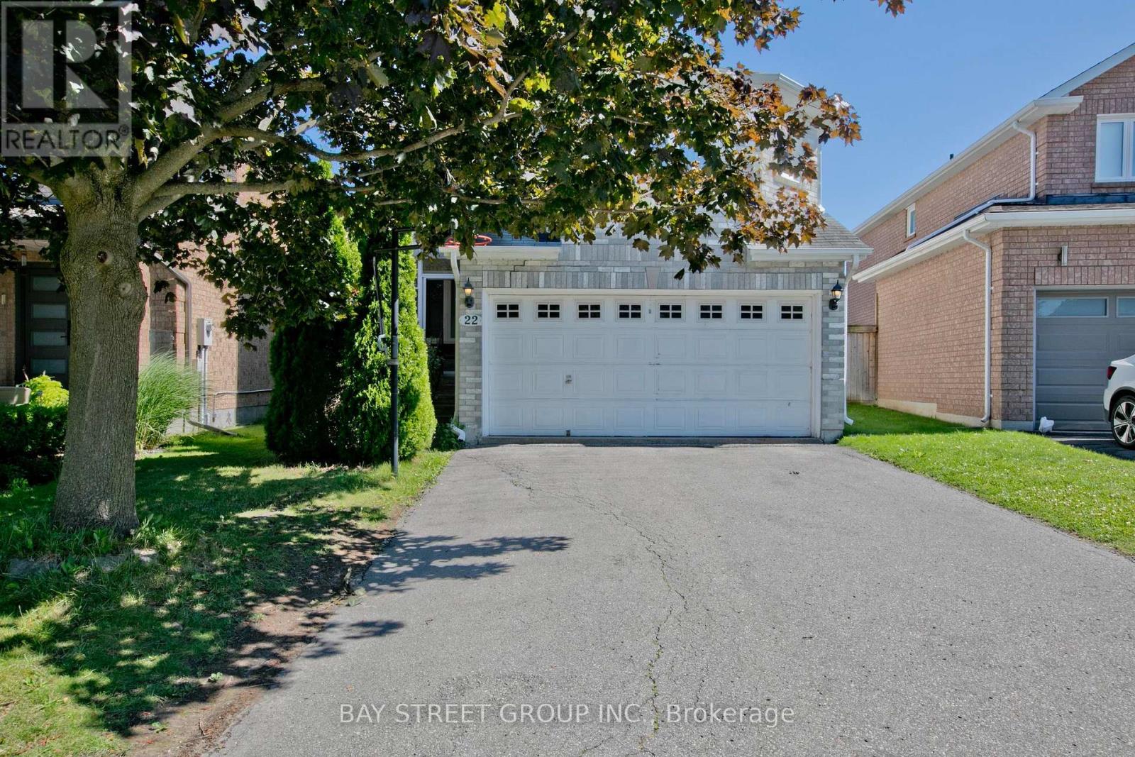 22 TAOS COURT, Richmond Hill (Westbrook) — photo 2