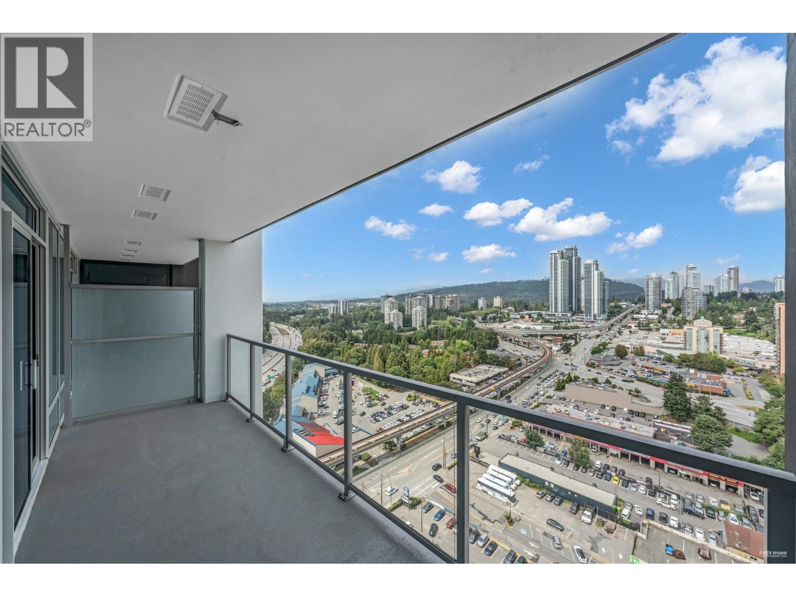 21XX 318 ALDERSON AVENUE, Coquitlam - Image 1