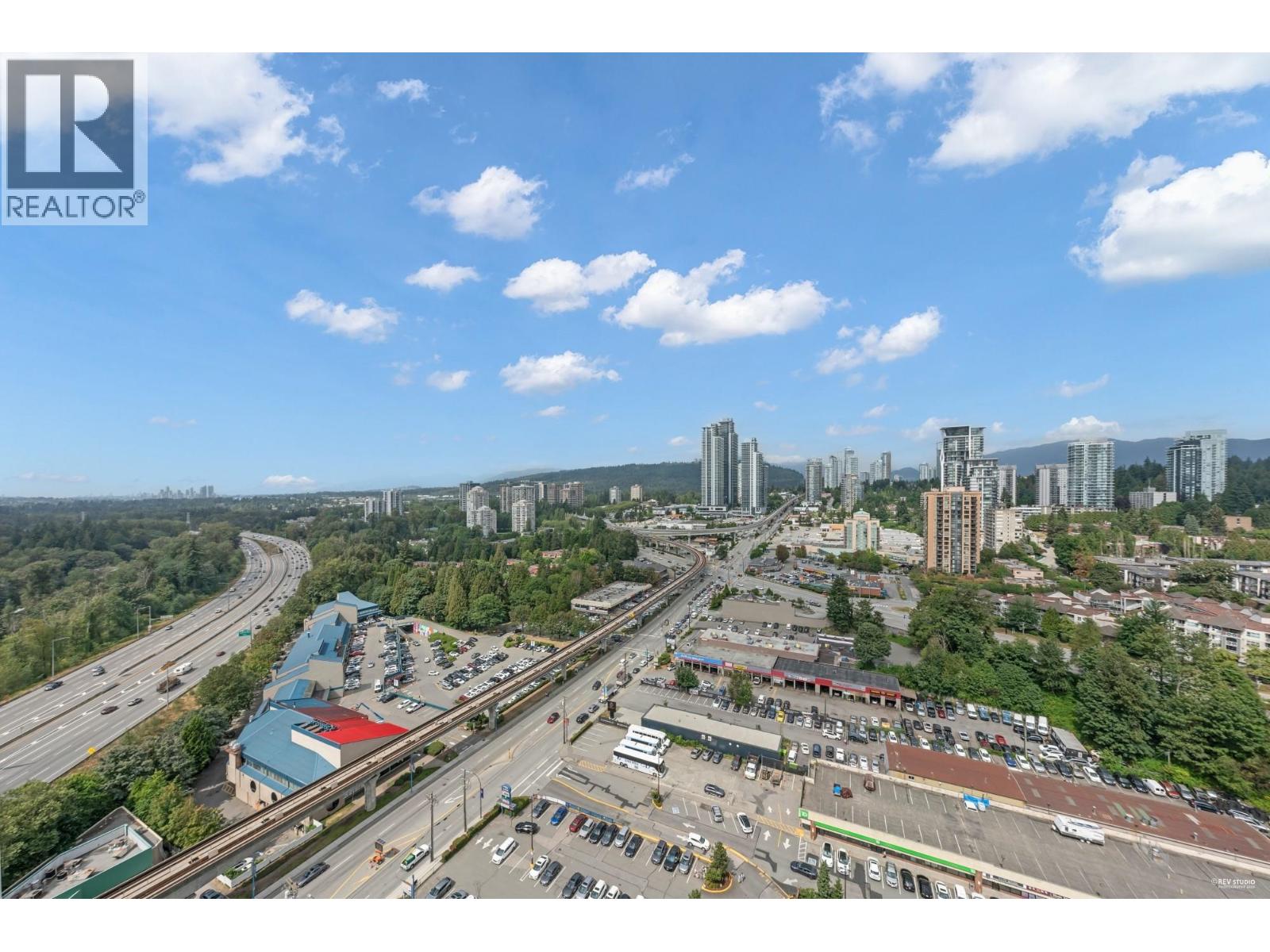 21XX 318 ALDERSON AVENUE, Coquitlam - Image 1