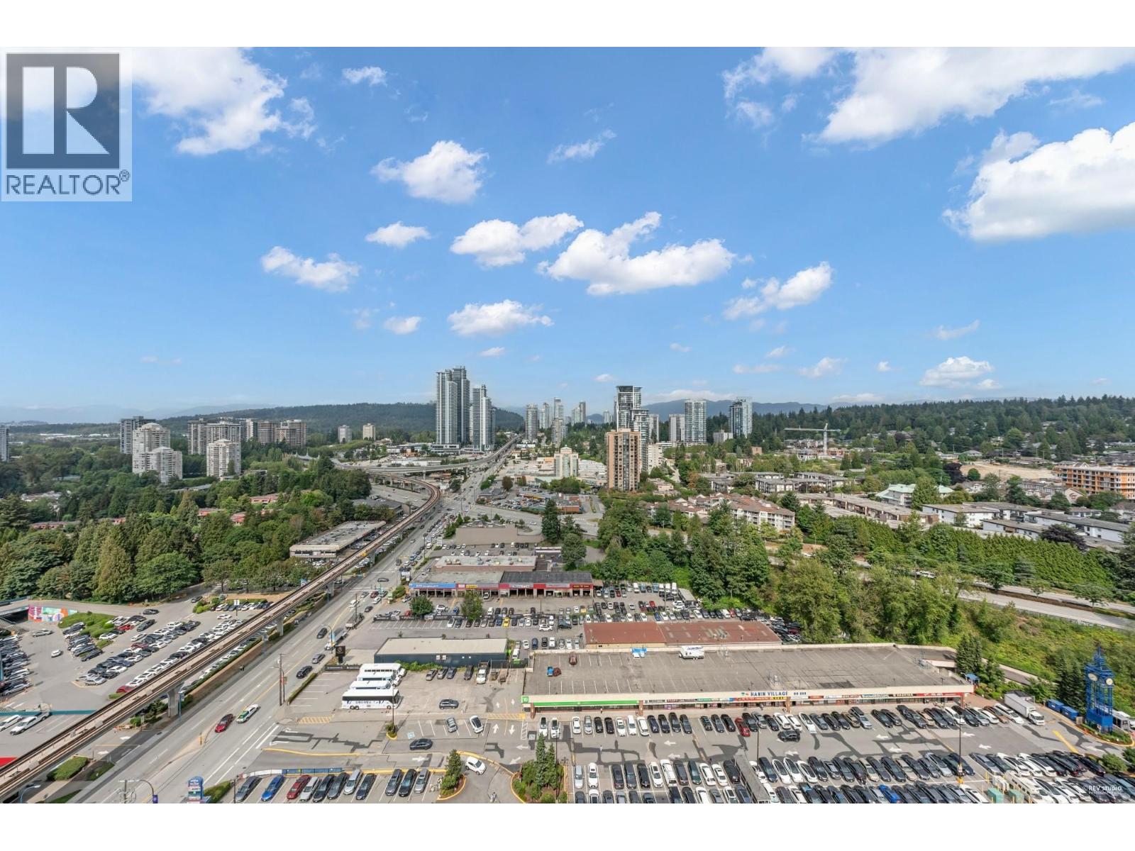 21XX 318 ALDERSON AVENUE, Coquitlam - Image 1