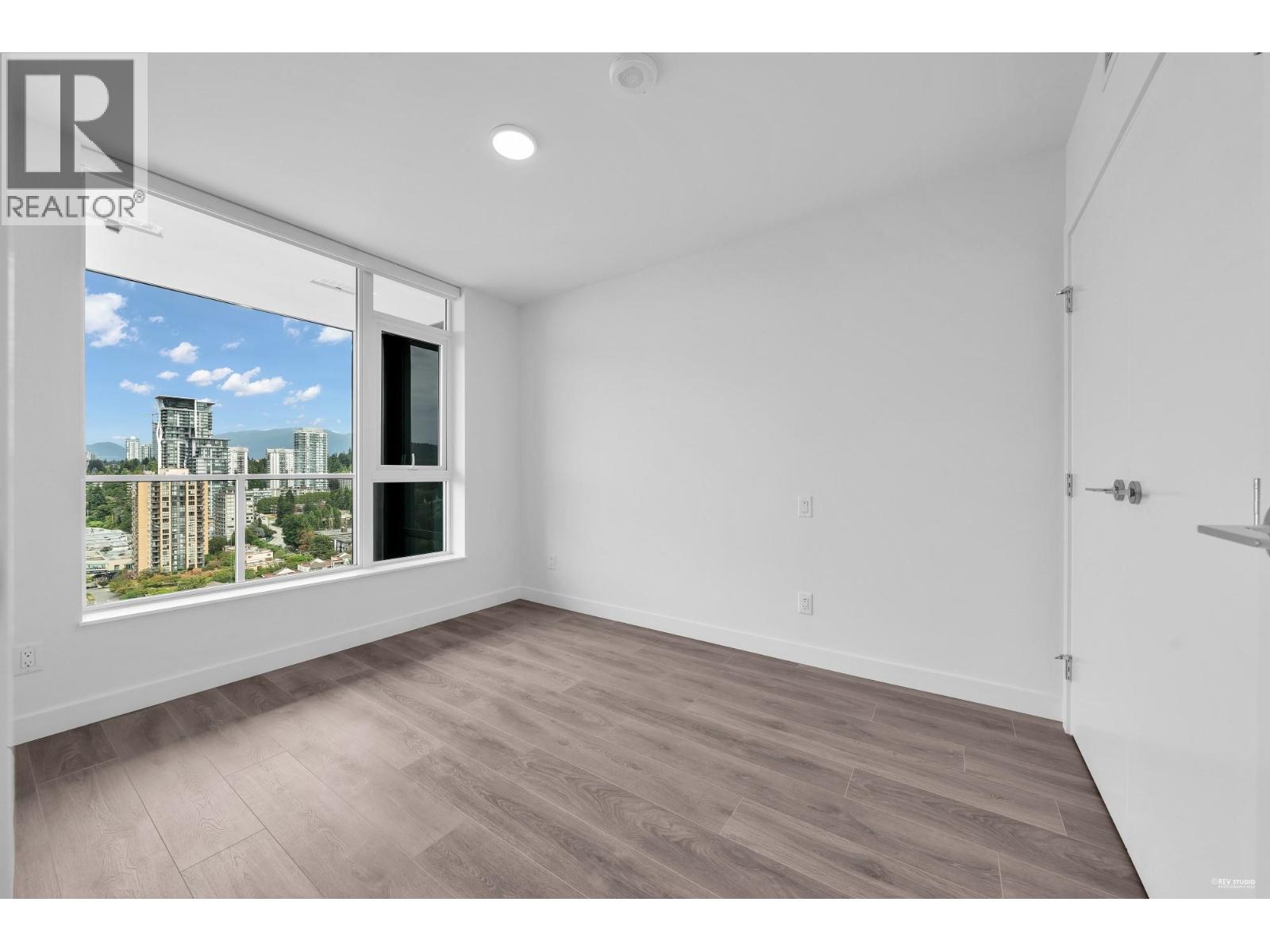 21XX 318 ALDERSON AVENUE, Coquitlam - Image 1