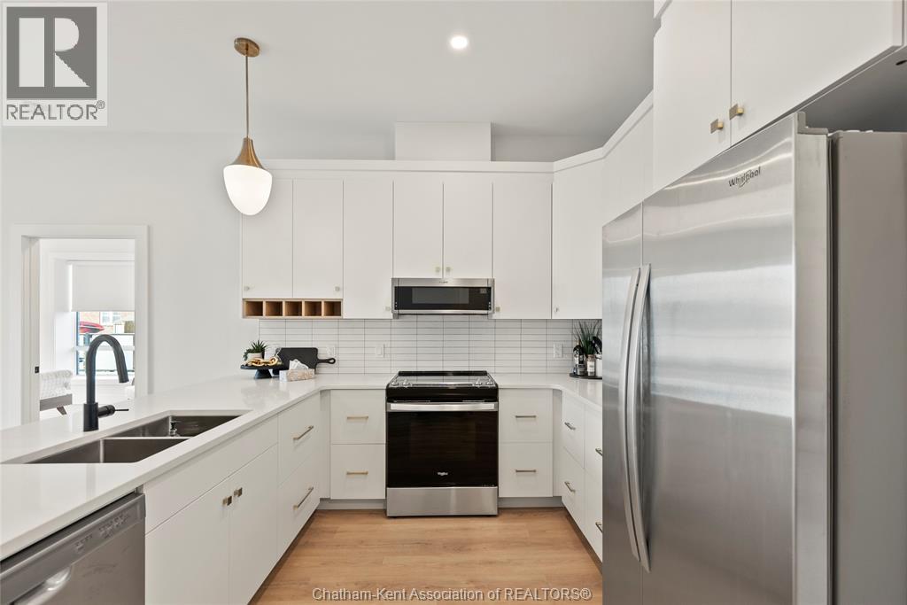 364 Grand AVENUE East Unit# 512, Chatham — photo 7