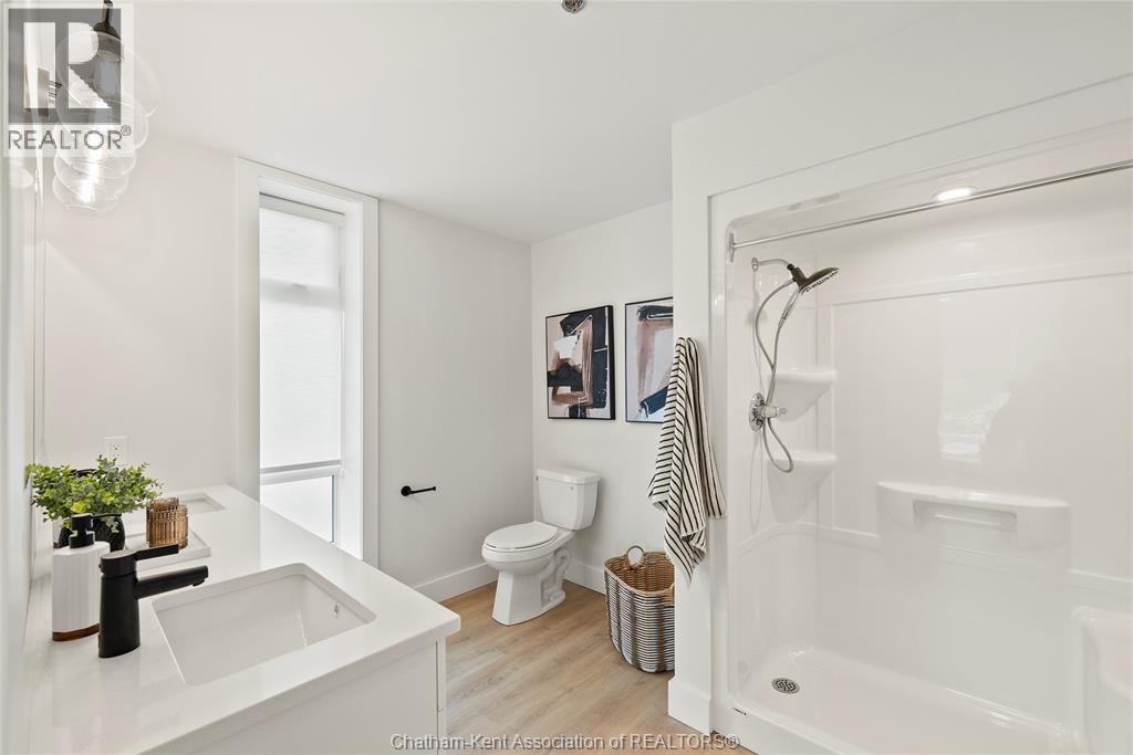 364 Grand Avenue East — photo 21