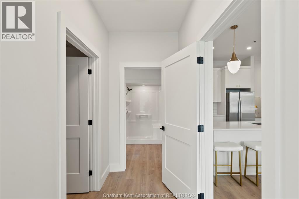 364 Grand Avenue East — photo 18