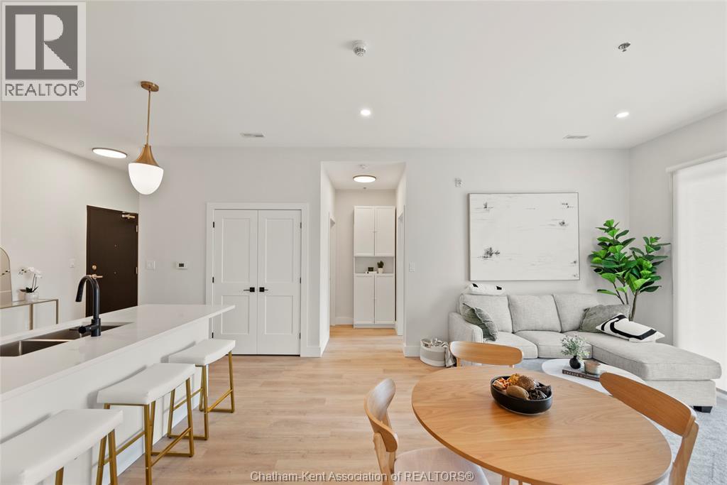 364 Grand Avenue East — photo 13