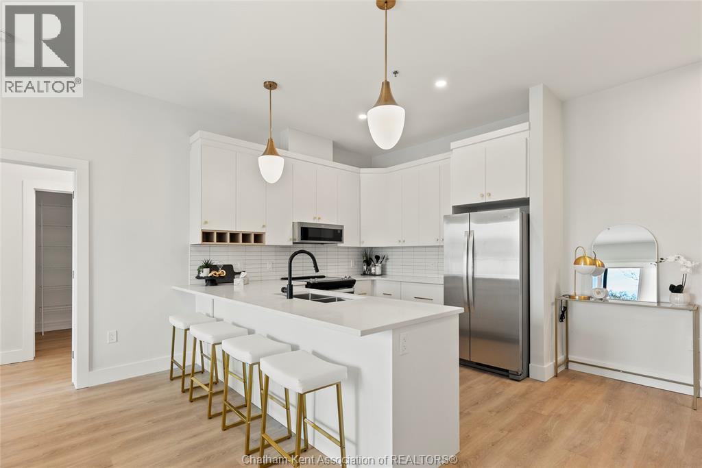 364 Grand AVENUE East Unit# 512, Chatham — photo 6