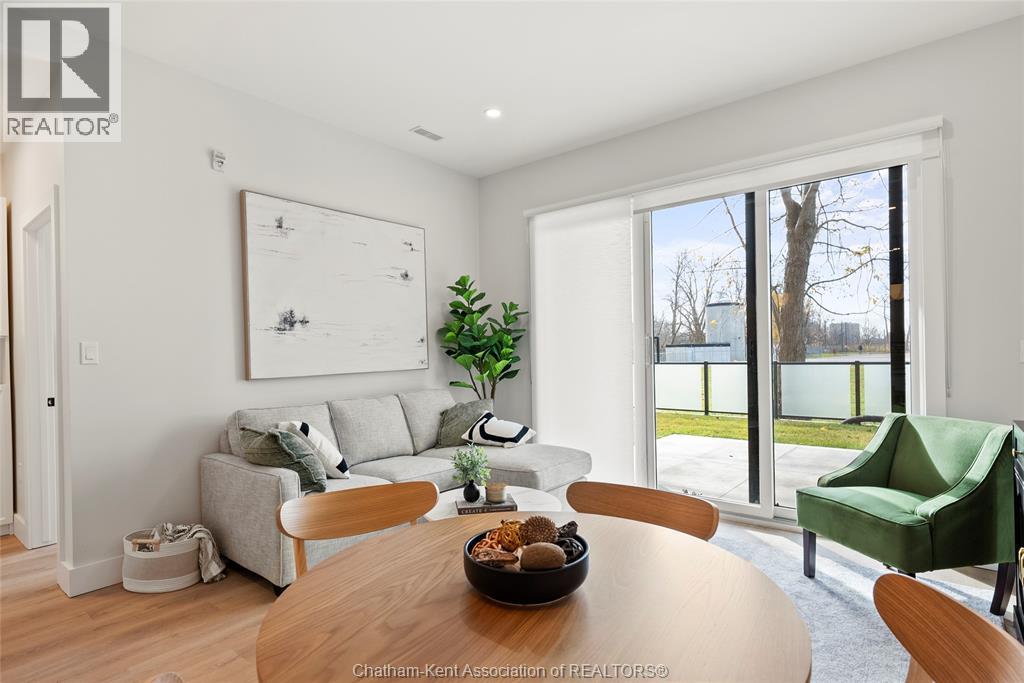 364 Grand Avenue East — photo 25