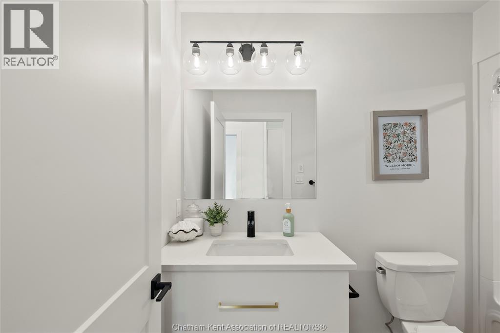 364 Grand Avenue East — photo 30