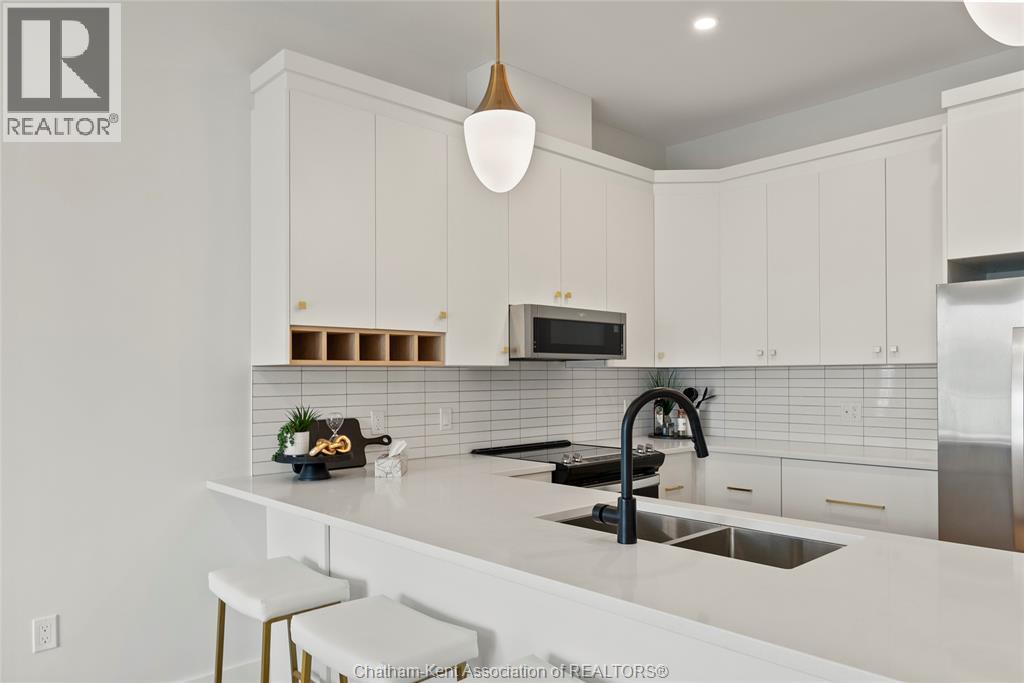 364 Grand AVENUE East Unit# 512, Chatham — photo 11
