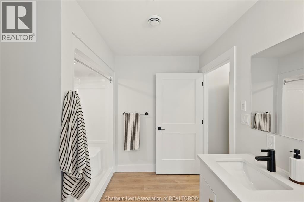 364 Grand Avenue East — photo 24