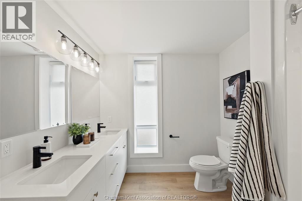364 Grand Avenue East — photo 22