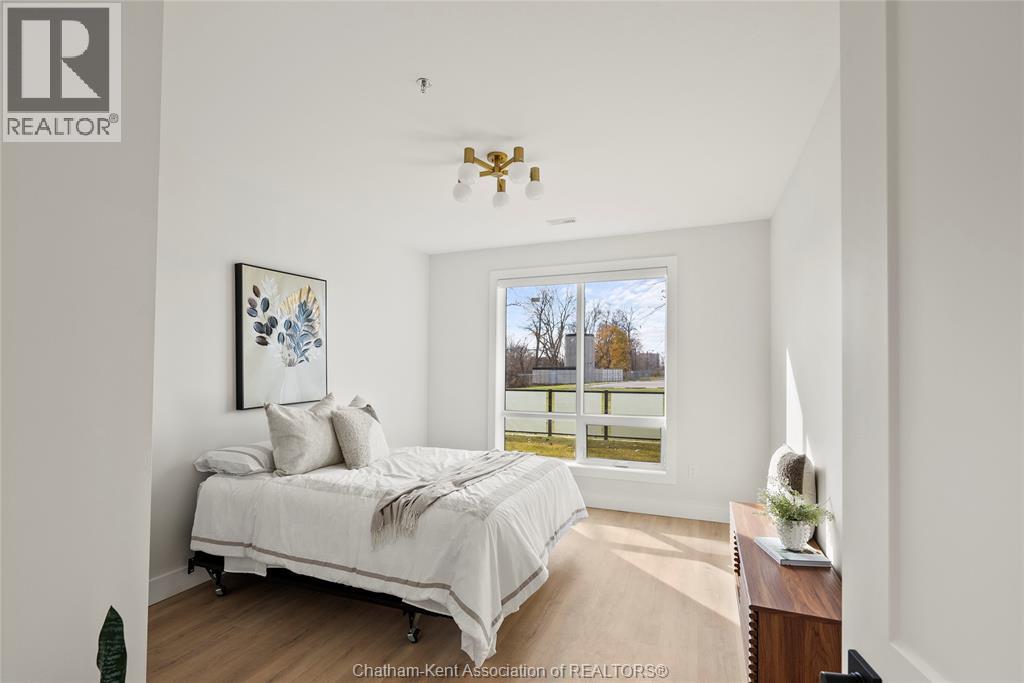 364 Grand Avenue East — photo 27