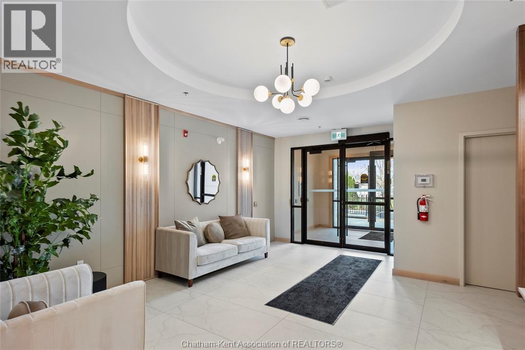 364 Grand Avenue East — photo 40