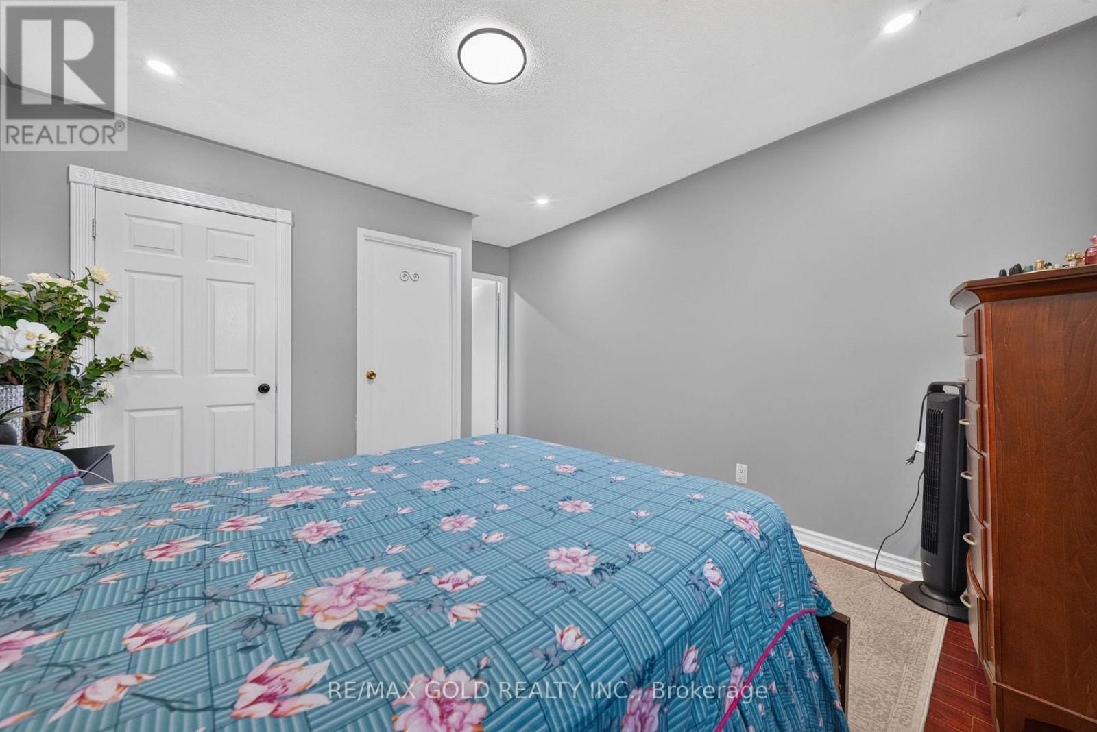 64 DRAKE BOULEVARD - 15