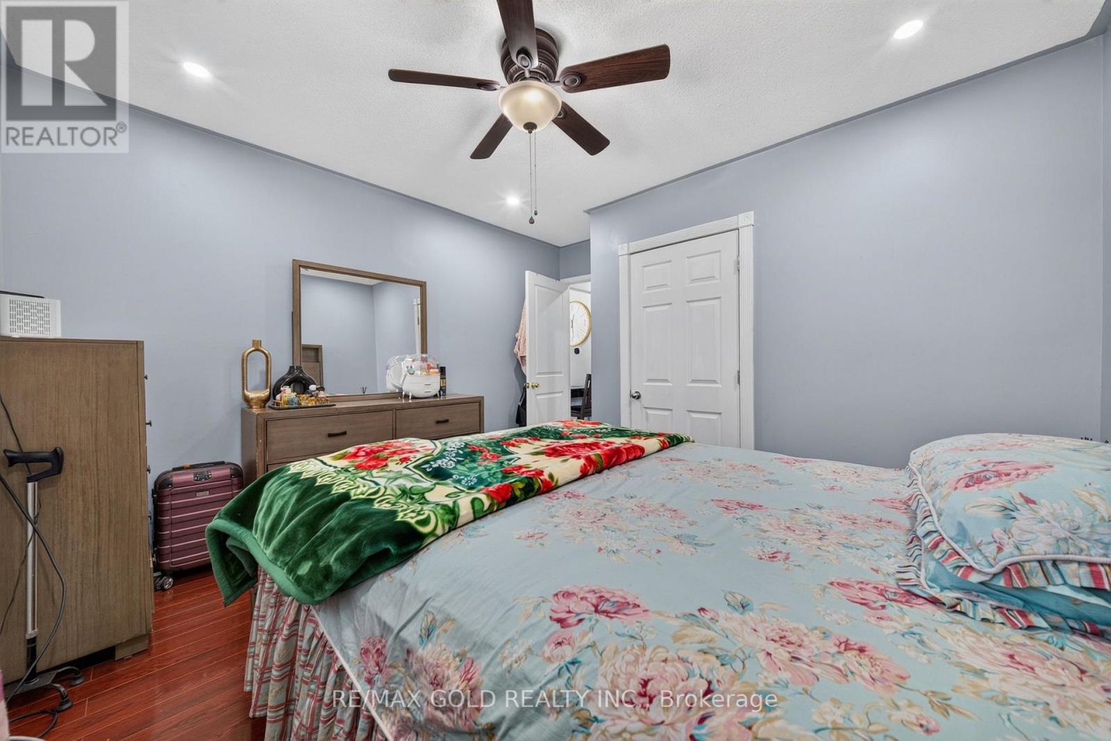 64 DRAKE BOULEVARD - 17