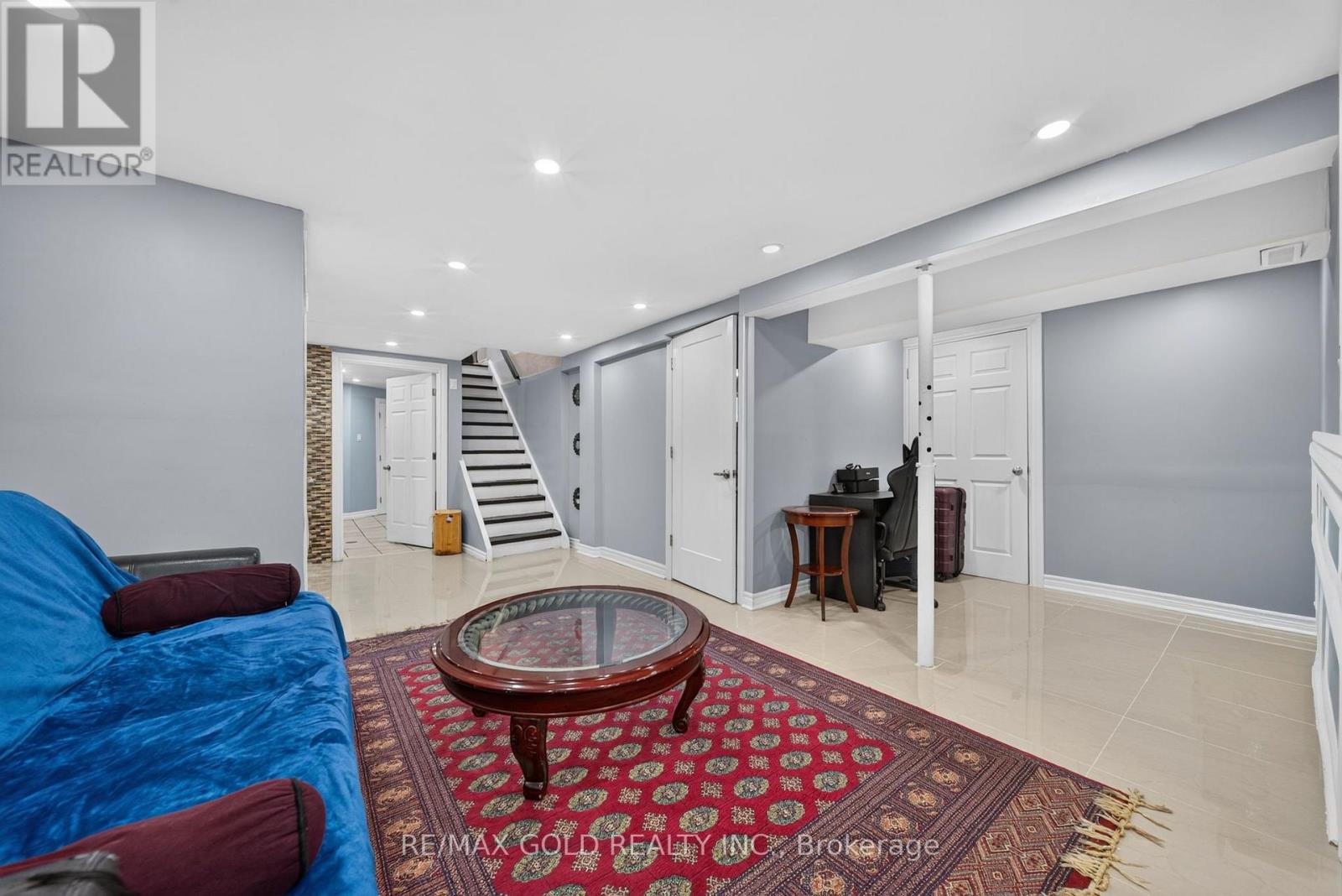 64 DRAKE BOULEVARD - 25