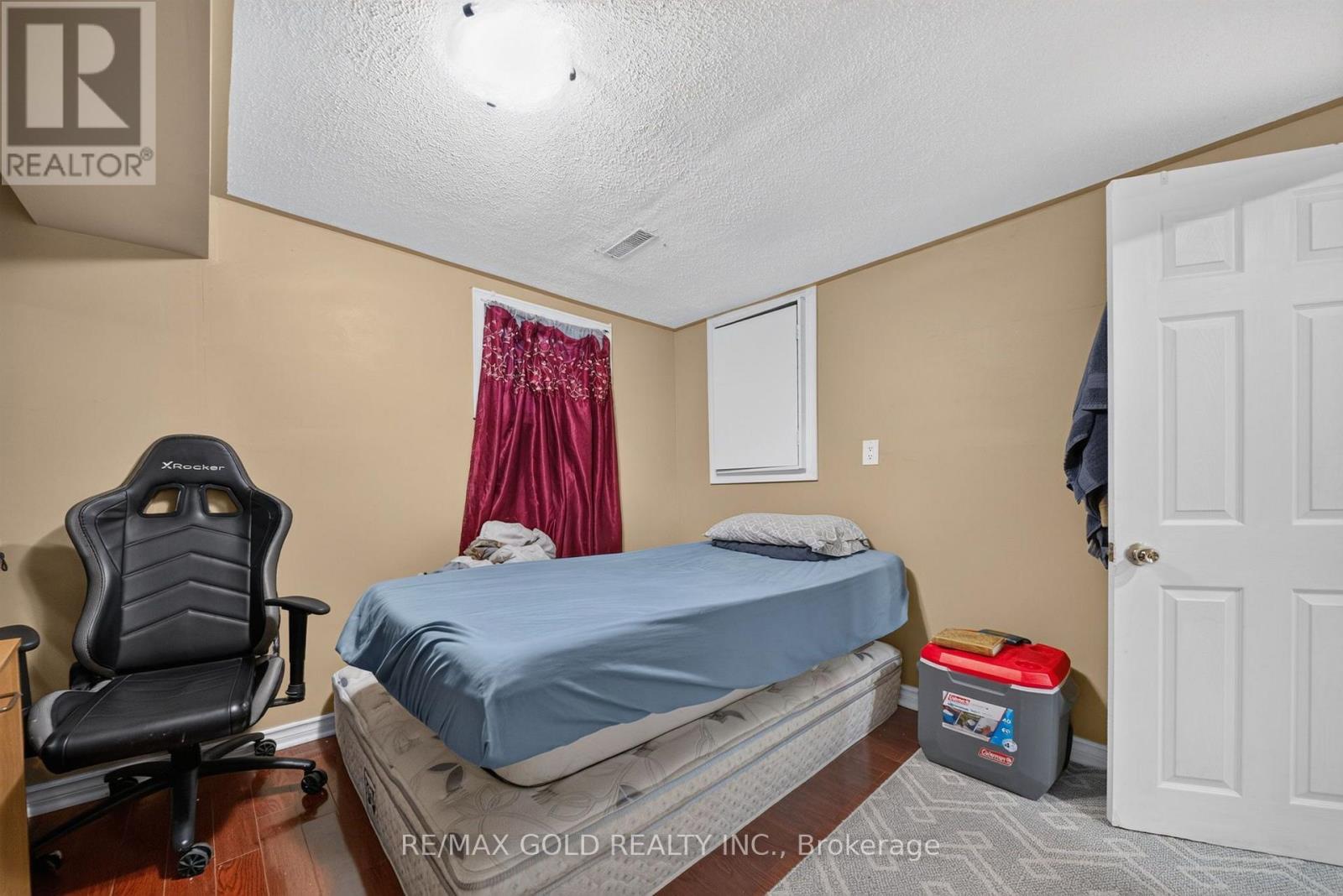 64 DRAKE BOULEVARD - 36