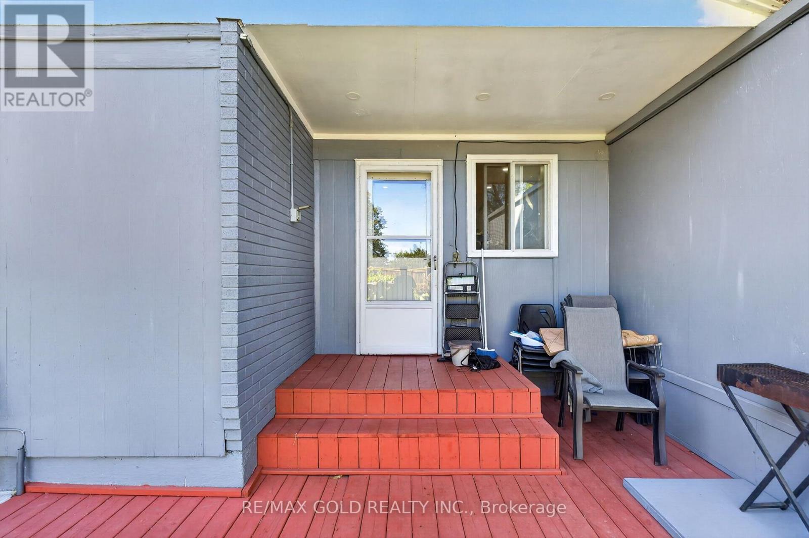 64 DRAKE BOULEVARD - 40