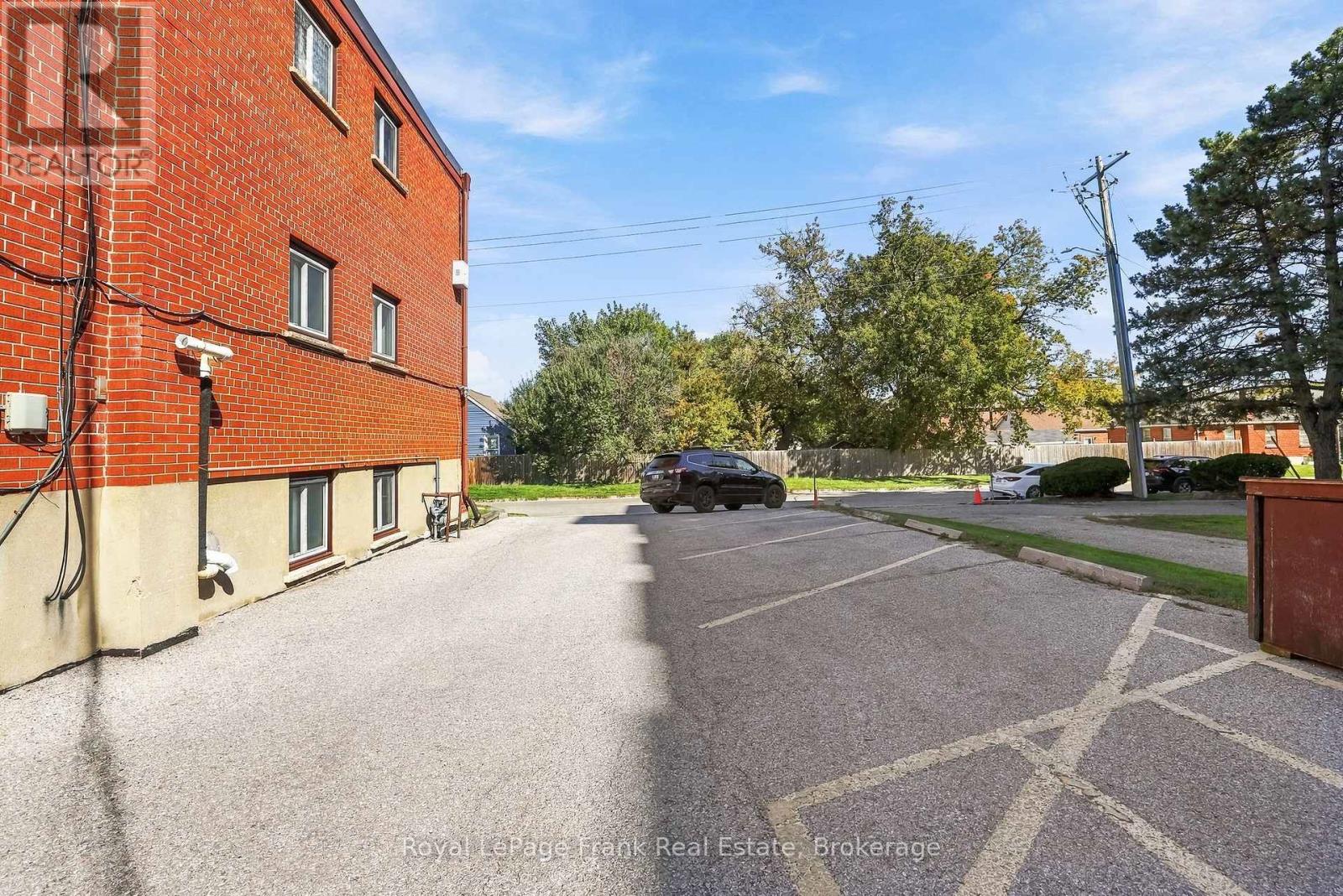 180 NIPIGON STREET - 38
