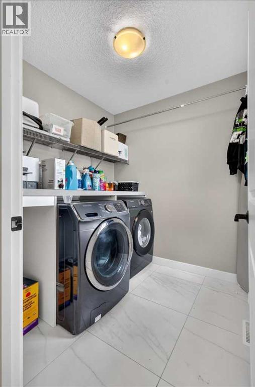 90 Cranbrook Crescent SE - 32
