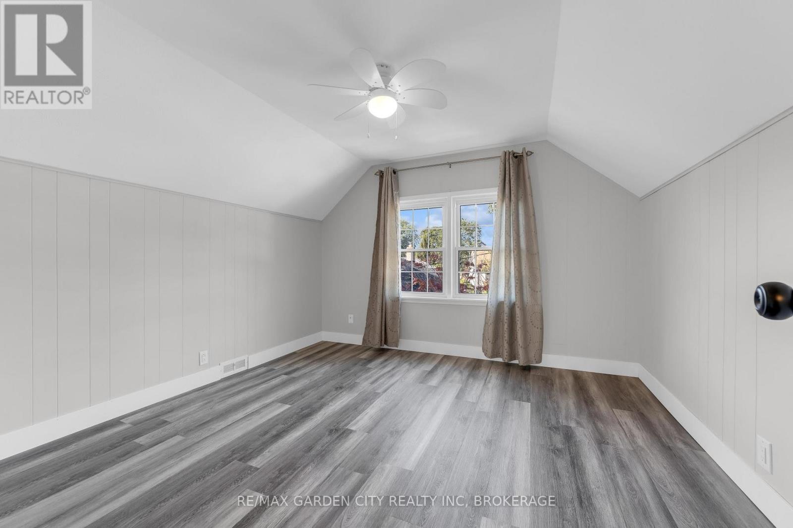 4 MANOR ROAD, St. Catharines (Vine/Linwell) — photo 12