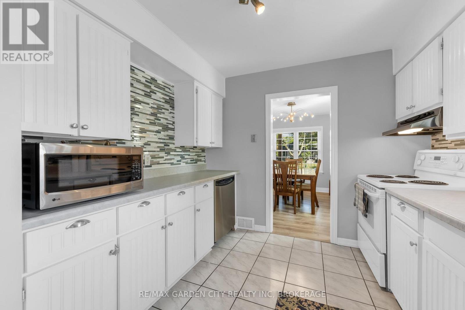 4 MANOR ROAD, St. Catharines (Vine/Linwell) — photo 7