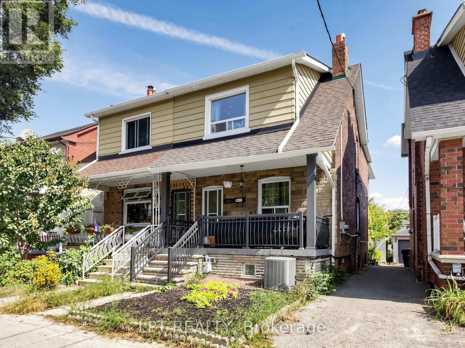 Photo of 303 Oakwood Avenue